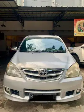 Toyota Avanza G 1.5 bensin AT 2010 Pribadi