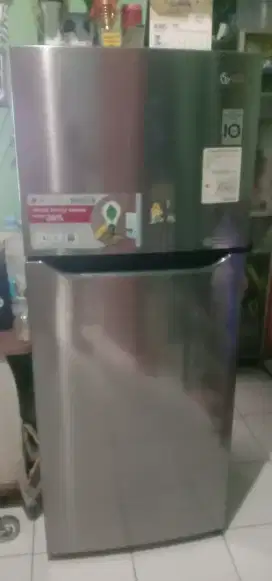 Di jual cepat kulkas 2 pintu LG smart inverter