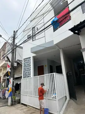 Disewakan Rumah Kebayoran Lama Utara Lokasi Strategis