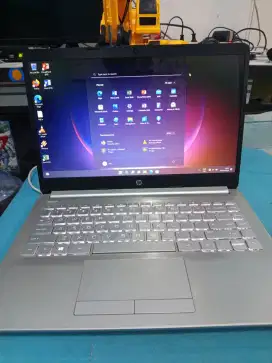 laptop HP 14S Ram 8gb/SSD . Keyboard nyala.  Windows 11.