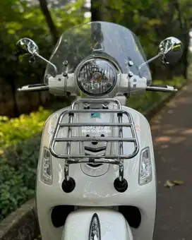 JUAL MURAH VESPA GTS 150 4V IGET ABS 4V 2018 MULUS