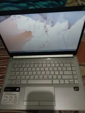 Laptop Hp 14 AMD RYZEN 3 3250u RAM 8GB SSD256+HDD1TB