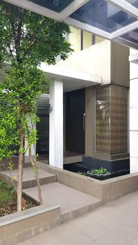 Rumah Modern Eksklusif di Kuta Kencana Singgasana Pradana