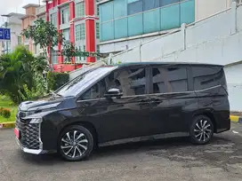 Toyota Voxy 2023 Bensin