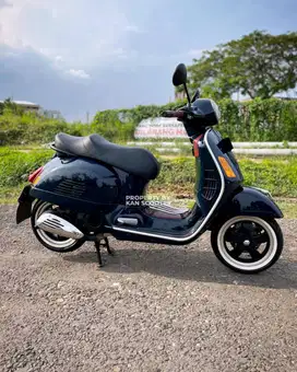 JUAL MURAH VESPA GTS 150 3v 2016 MULUS