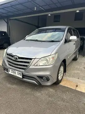 LOW KM!!! Toyota Kijang Innova 2.0 E AT 2014