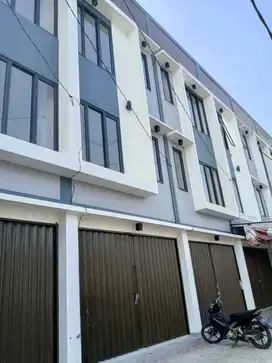 Ruko strategis 3 lantai dekat pasar cisalak