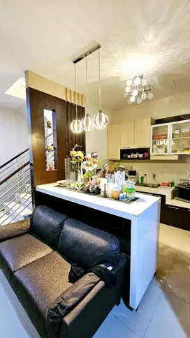 JUAL RUMAH PANTAI MENTARI 2 LANTAI MINIMALIS SEMI FURNISH BAGUS SHM