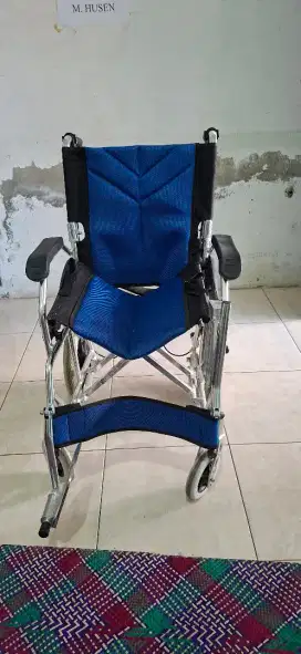 Kursi roda bekas