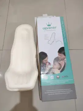 Alpremio Ivory Nursing Seat, buat gendong bayi dan menyusui.