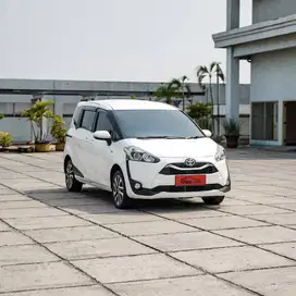 Toyota Sienta V 1.5 CVT 2020 putih automatic
