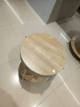 Halina meja tamu