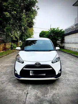 Jual Mobil Sienta Tipe V CVT Th. 2017 Kondisi Prima