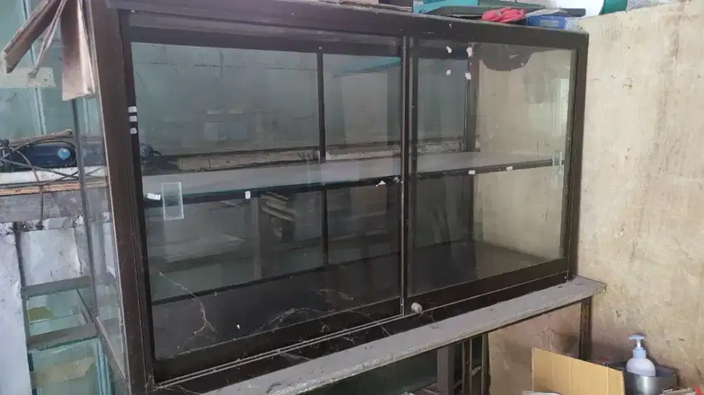 Etalase Aluminum