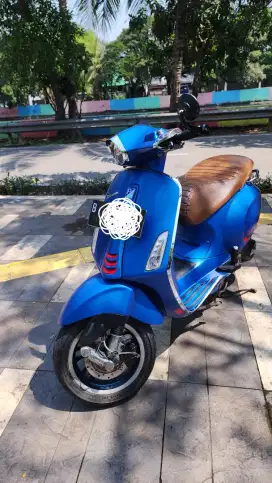 Vespa Sprint S Facelift 2020 warna biru