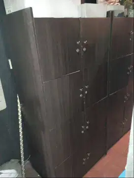 Loker Kayu 8 Pintu