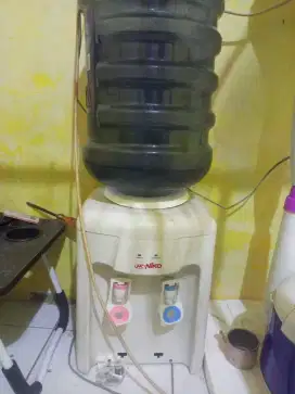 Dispenser + Galon Aqua
