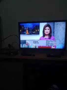 Jual tv Sharp 24 inchi lengkap plus stb