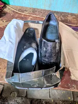 Sepatu pantofel playboy kulit