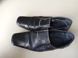 Sepatu kerja merk Gucci size 41-42