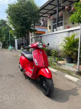Vespa Primavera IGET 2017