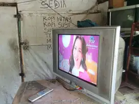 jual tv 21in SHARP layar dtar plat harga 280 nego siap antar