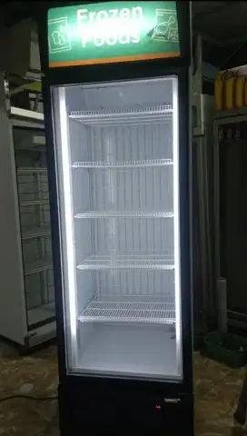 Upright freezer pintu kaca kapasitas 368 liter