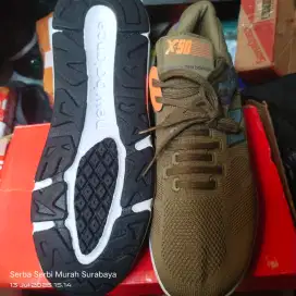 Sepatu New Balance size 42