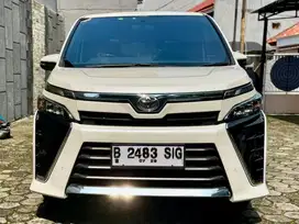 Toyota Voxy 2019 Putih