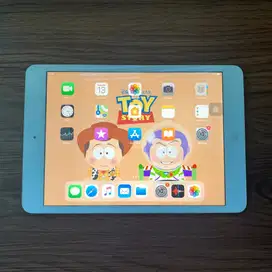 iPad Mini 2 WiFi Silver - Mulus, iCloud Aman, Layar Jernih