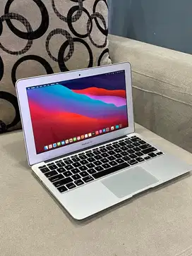 Macbook Air 2013 11inch  i5/4/128GB silver