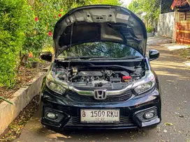 Honda Brio E CVT 2022 Hitam