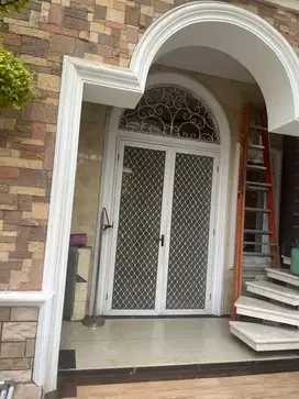 DISEWAKAN RUMAH DI ROYAL GADING MANSION (RGM) KELAPA GADING