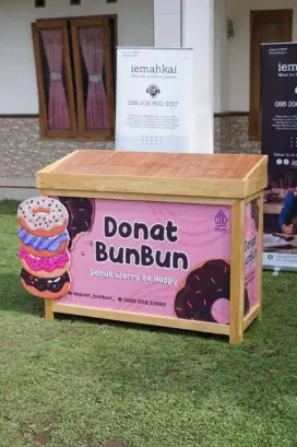 Meja Donat / Booth donat kayu