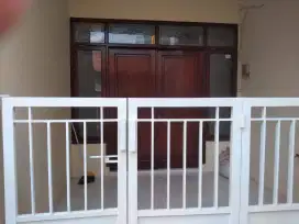 Disewakan rumah bulanan/tahunan Simo Mulyo Baru