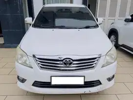 Toyota Kijang Innova 2012 V A/T