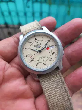 Seiko 5 Military SNK803