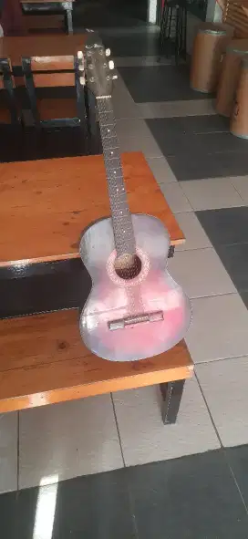 Gitar akustik ga kepake