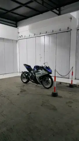 Yamaha R25 2015