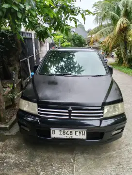 Mitsubishi chariot tahun 2000 matic