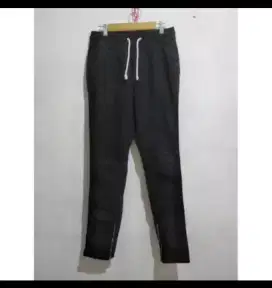 Celana Panjang DIVIDED H&M Pria SIZE 28