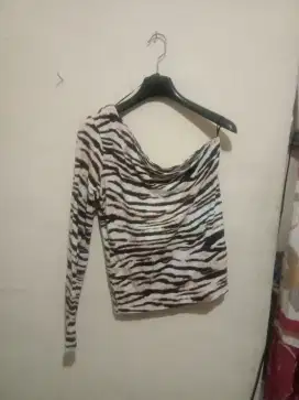 Baju leopard dan salur