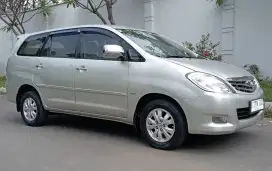 Total Kijang Innova 2.0 V AT 2010 Silver Istimewa Sekali Sgt Terawat