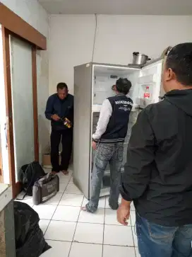 Service kulkas AC / Mesin Cuci / TV / dll