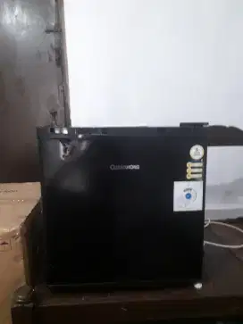 Jual kulkas masih baru jarang dipakai beli 1jutaan jual 700rb aja