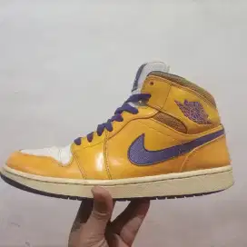 Nike Air Jordan 1 Mens Size 12 Lakers Yellow Purple rare