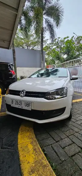 VW POLO 1.4 AT 2013 putih