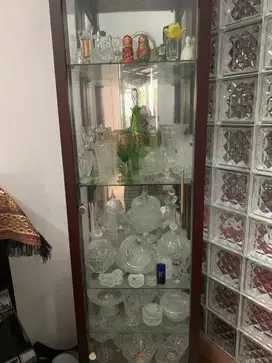 Dijual kristal dan lemarinya original