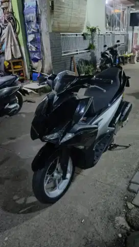 Di jual cepat yamaha aerox 2020 kayless