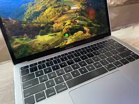 Macbook Air 2019 Core i5 256/8